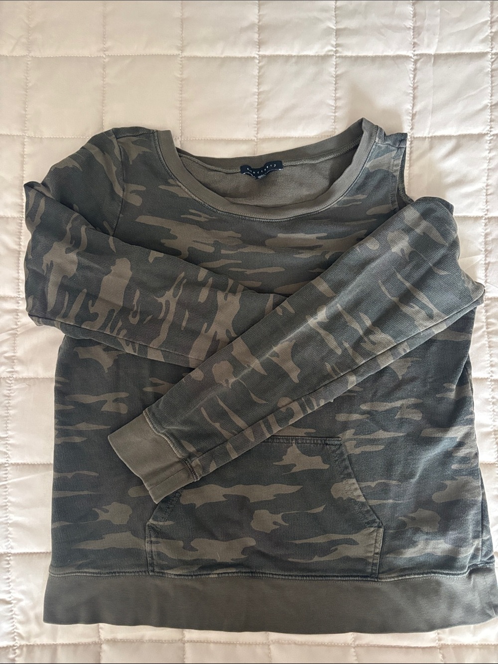 Camo Crewneck with open shoulder - Green